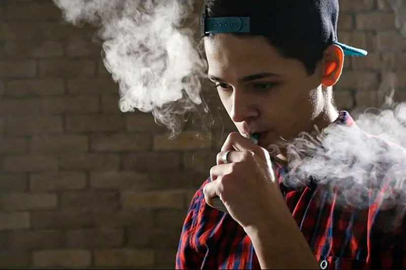 Подростки и вейп Подростки и вейп