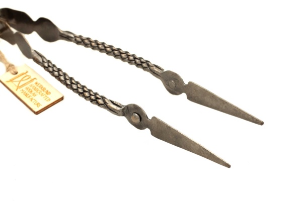 Щипцы кованные Werkbund Tongs